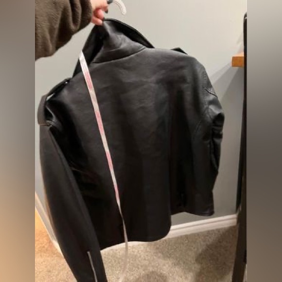 Leather jacket - Picture 2 of 2